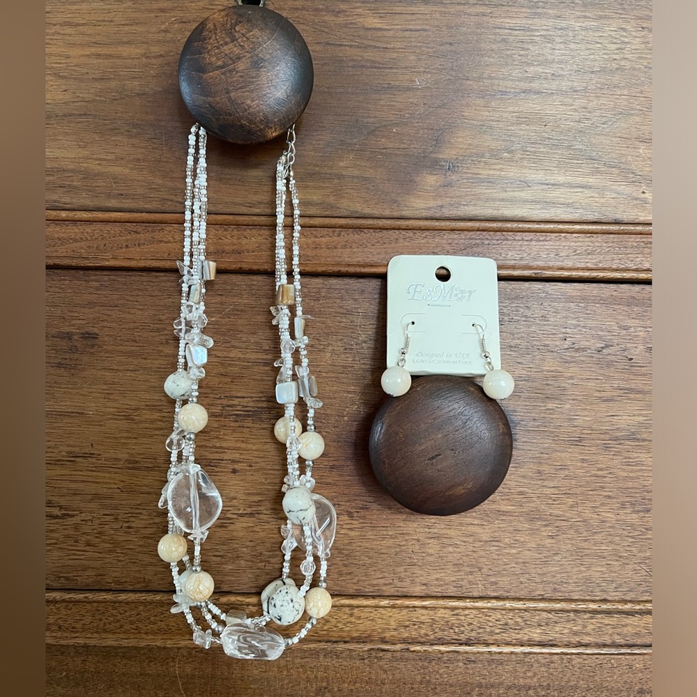 NWOT Classy Beachy Necklace and Earrings